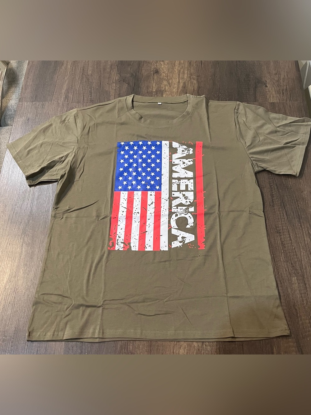 Amazon Men's Olive Green Short Sleeve Tee with Distressed Flag Graphic L